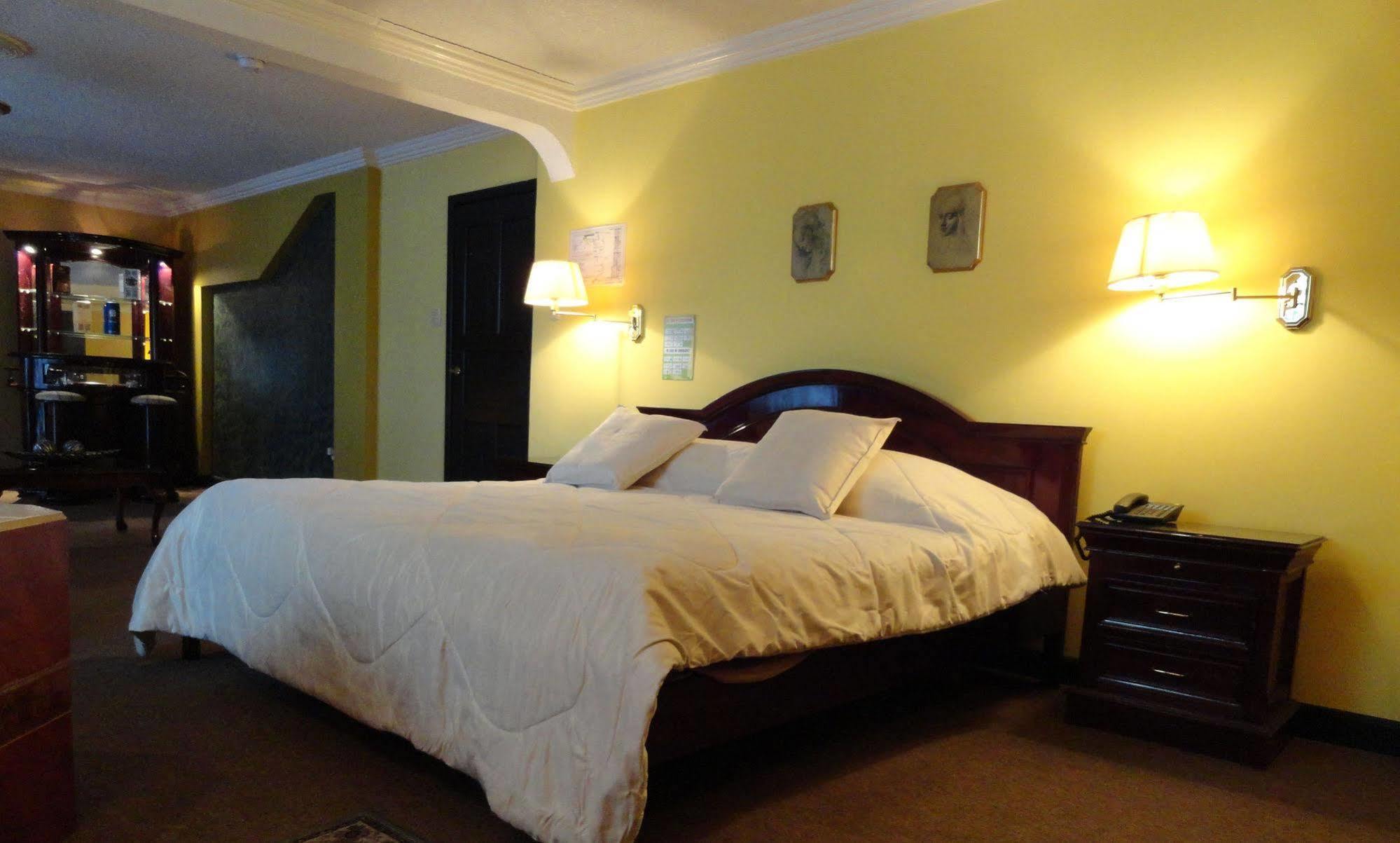 Hotel Suites Gonzalez Suarez Quito Exteriör bild