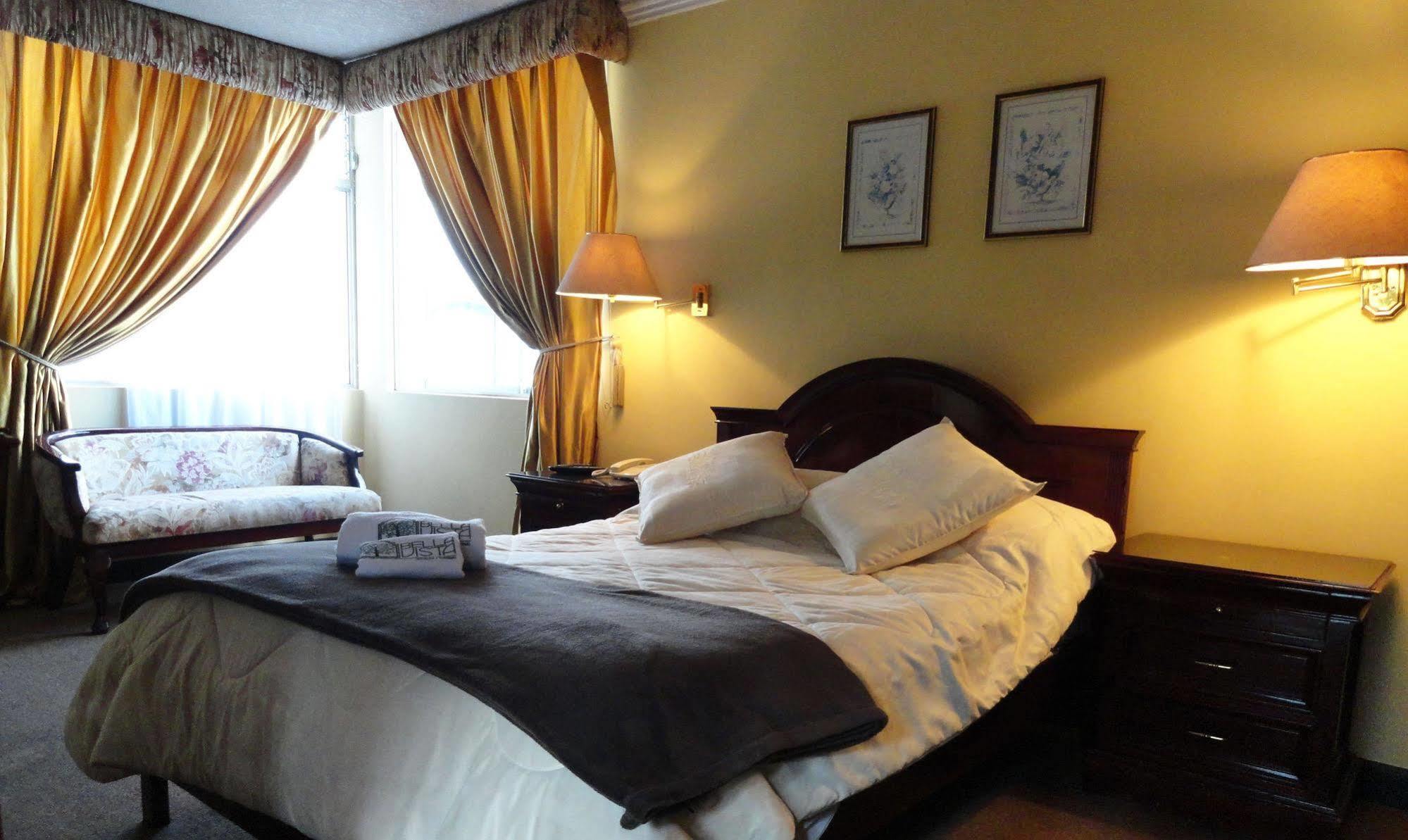Hotel Suites Gonzalez Suarez Quito Exteriör bild